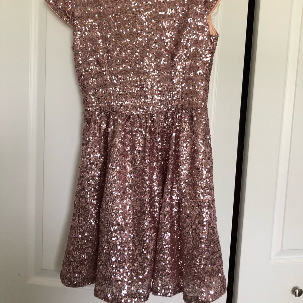 Sequin homecoming dress size 5 rose gold/pink